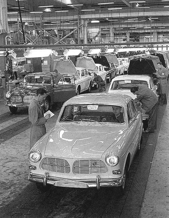 1969_Volvo_120_Series_Final_Inspection_at_the_Assembly_Line_B_W.jpg