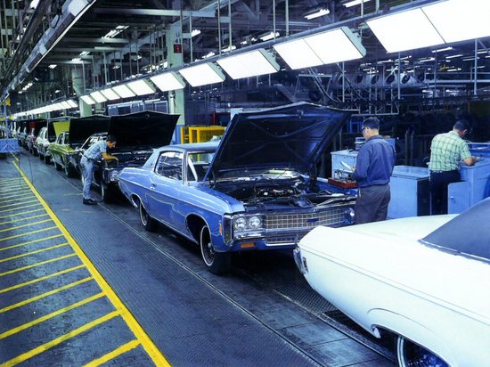 1969_Chevrolet_Impala_on_the_Assembly_Line.jpg