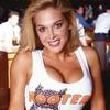 hooters3.jpg